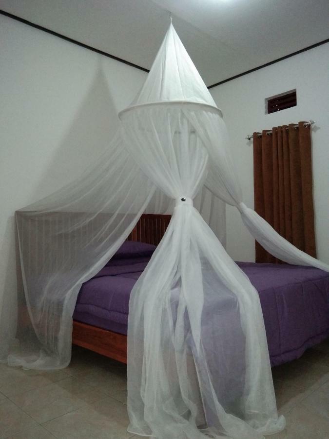 Safsia Homestay Toyapakeh Exterior photo