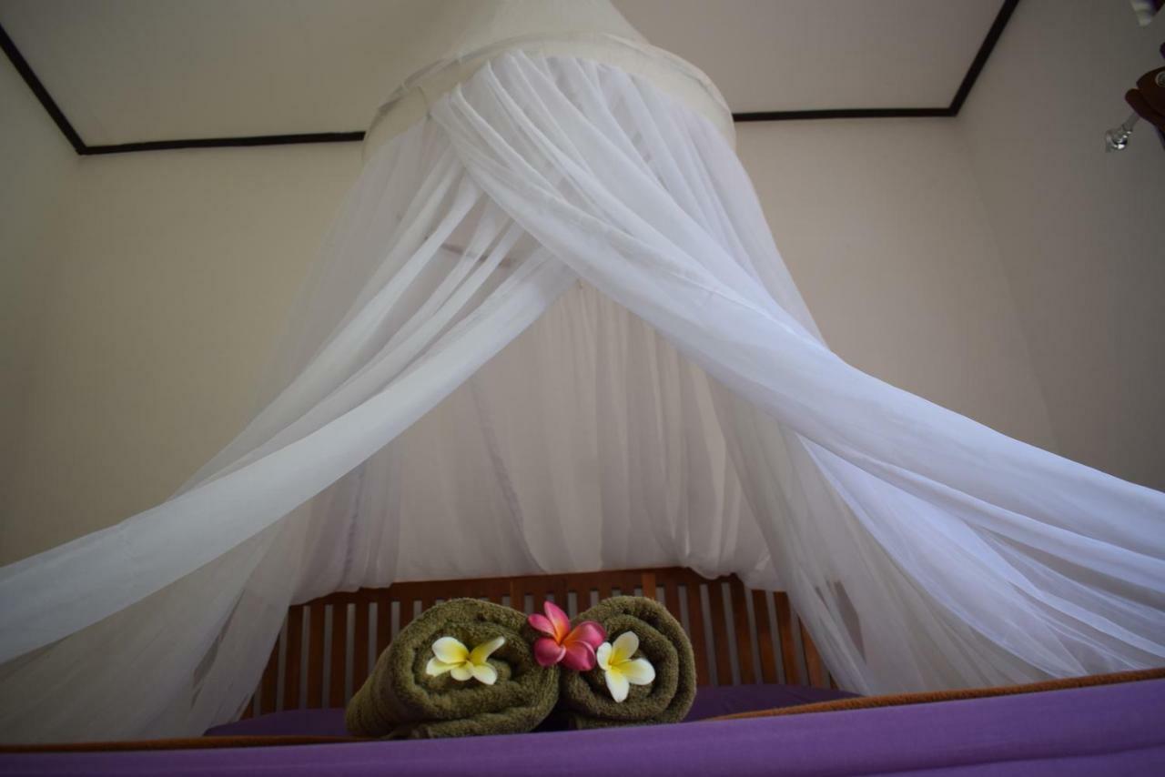 Safsia Homestay Toyapakeh Exterior photo